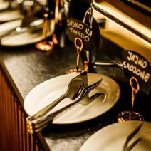 Kanalak, csipeszek, lapátok, villák